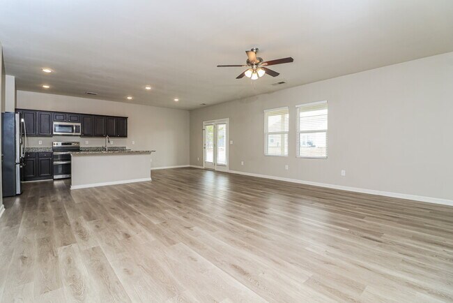 Photo - 145 Cottontail Ln