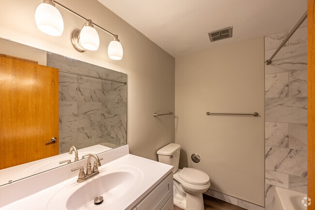 1 Bedroom Large Remodel - 590SF - Bathroom