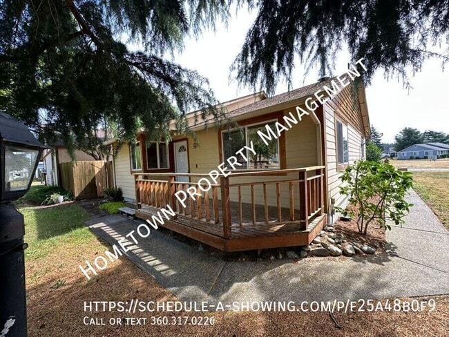 Photo - 717 Lucerne Ln SE