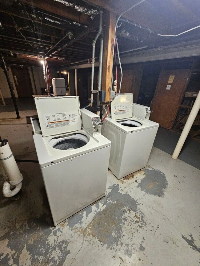 Photo - 1851 N Oakland Ave (18 Unit)