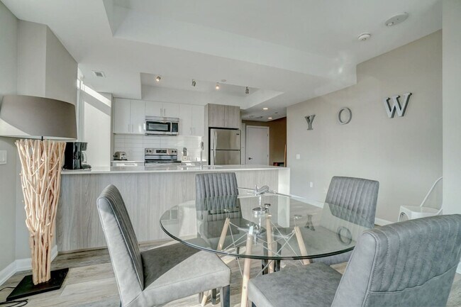 Photo - 1140 Wellington St. W Unit ID1222986P