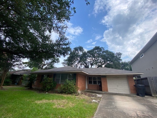 Building Photo - 4013 McDermed Dr Rental