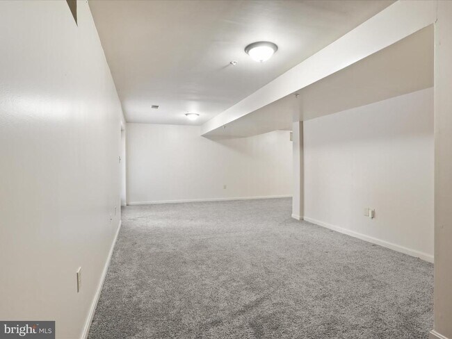 Photo - 13904 Floyd St