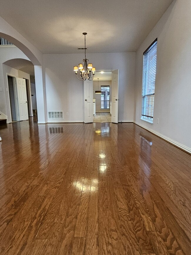Photo - 1221 Capital Dr