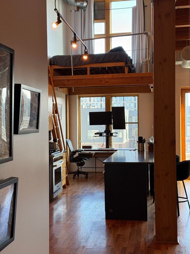 Photo - Full Service Executive Fully Furnished All Inclusive Architectural Penthouse Loft Downtown Denver Unidad 4D