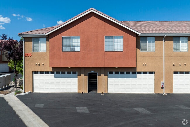 Photo - Redfield Villas Apartments