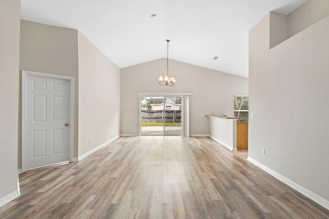 Photo - 1911 Colonial Woods Blvd