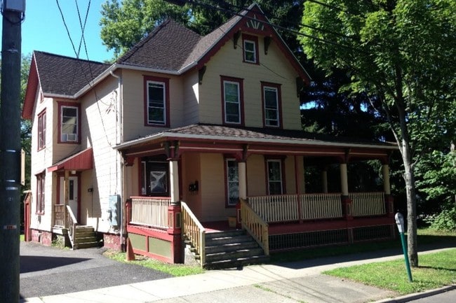 Photo - 128 Hawley St Unit 2