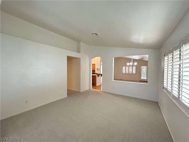 Photo - 645 Beresford Ave