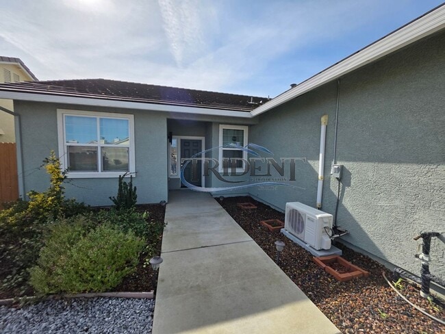 Photo - 2062 River Rock Dr