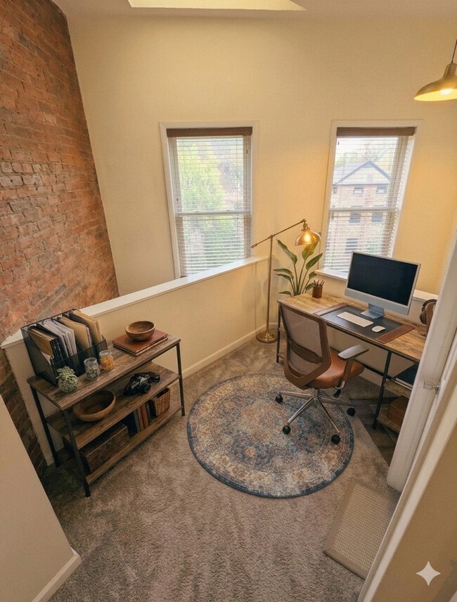 Den/office space - 1619 Mansfield St Unit #1