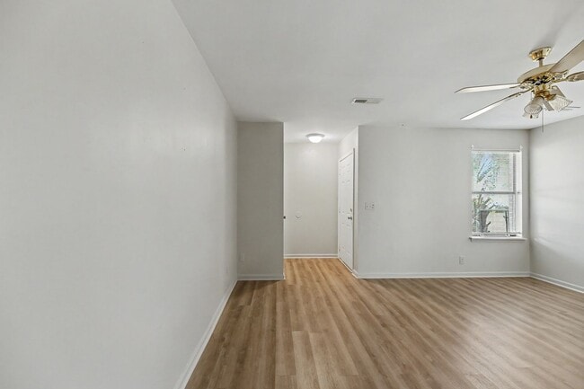 5225 Marseilles Dr Unit A Side