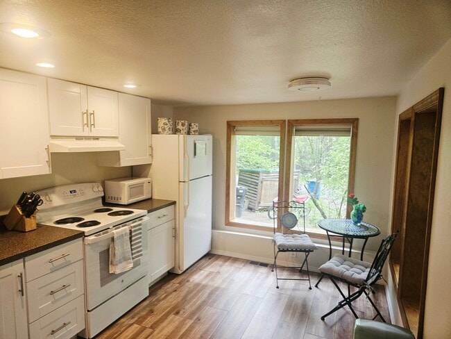 Photo - 1676 W Lakeshore Dr