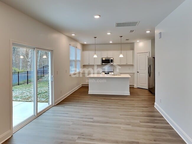 Photo - 103 Broadmoor Dr