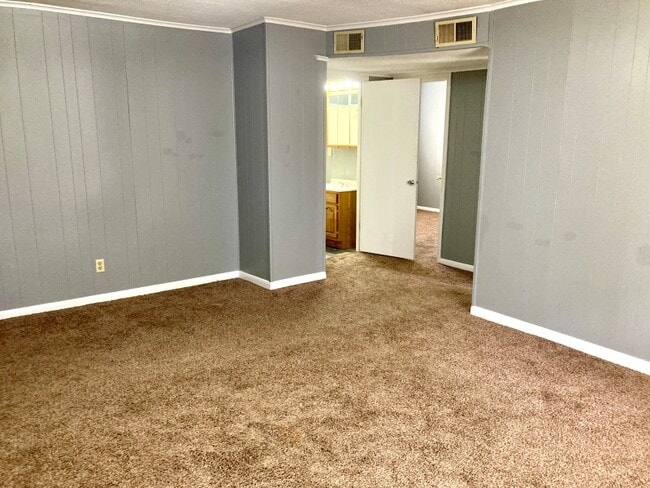 Photo - 117 Parkburg Rd Unit B