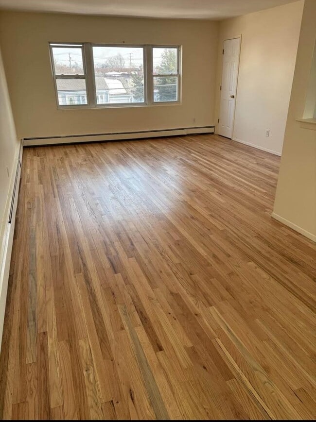 Photo - 28 Baldwin St Unidad 2nd Floor