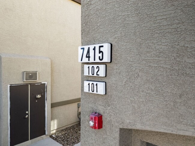 Photo - NW!!  2 Bedrooms with Balcony!!  Gated!! C...