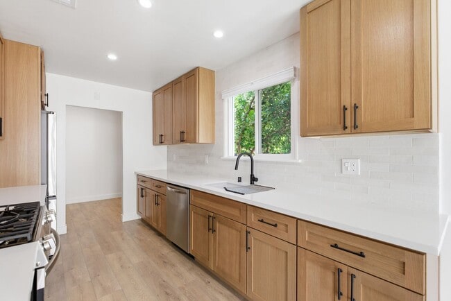 Photo - Beautiful modern 3 Bed + 3 Bath House + Pool + Garage