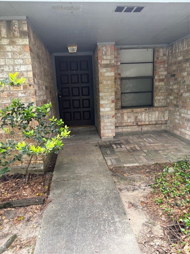 Building Photo - 9111 Woodhouse Dr