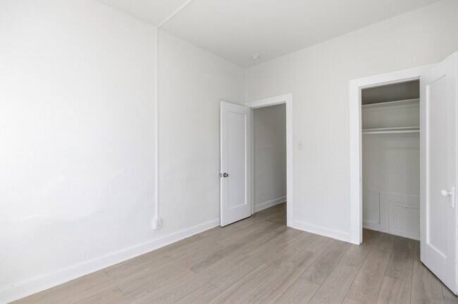 Photo - 1526 E 52nd St Unit 1524 E. 52nd Street