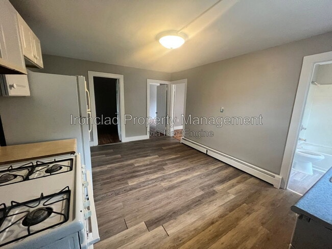 Photo - 206 Main St Unit 204 2