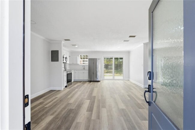 Photo - 8902 W Norfolk St