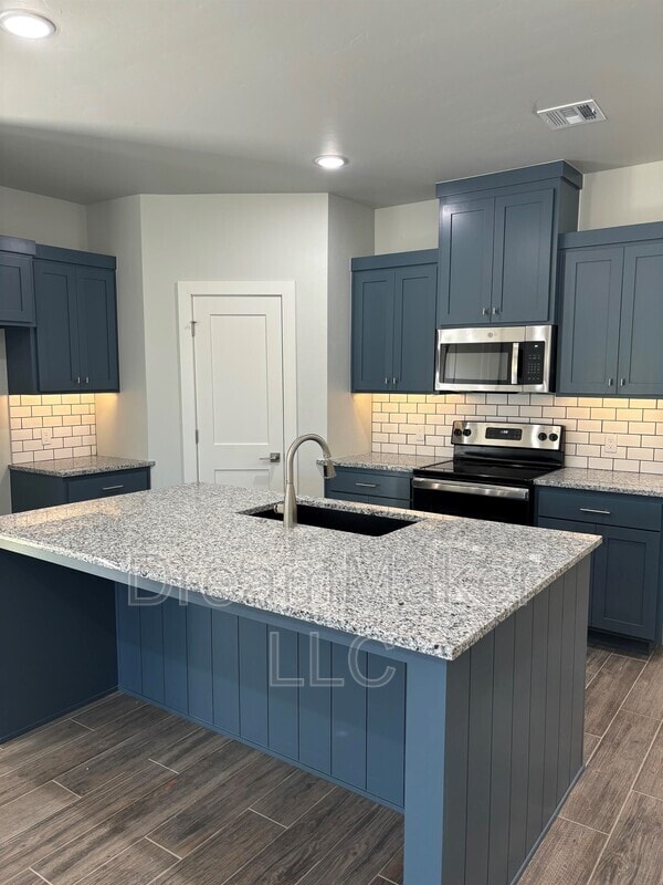 Photo - 1020 Varenna Ln