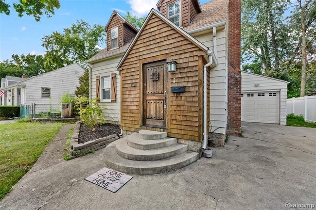 Photo - 1674 Eaton Rd