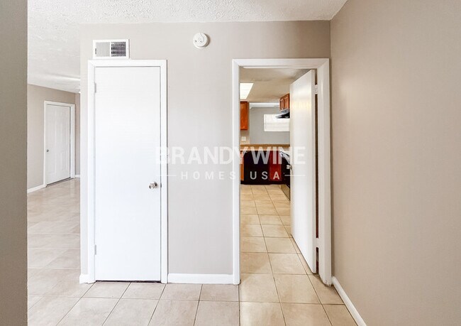 Photo - 807 Turtle Creek Dr N