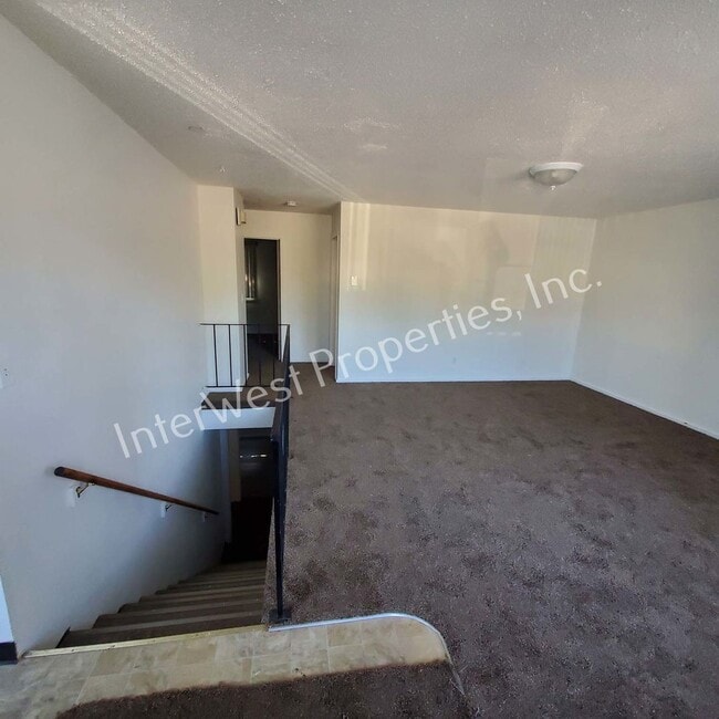 Photo - 11706 E Burnside St Unit 11714