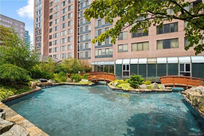 Photo - 4 Martine Ave Unidad 520