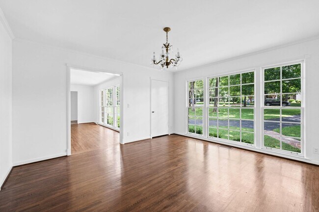 Photo - Charming 4BE/2.5BA Ranch-Style Home in the...