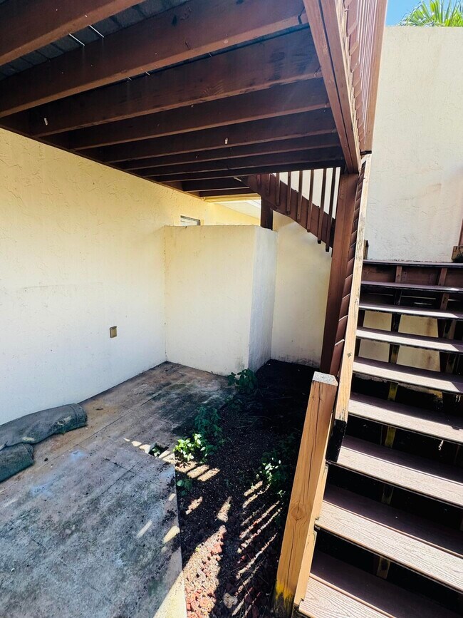 Photo - 643 Executive Center Dr Unit Q207