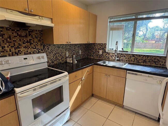 Photo - 2522 NE 184th Terrace