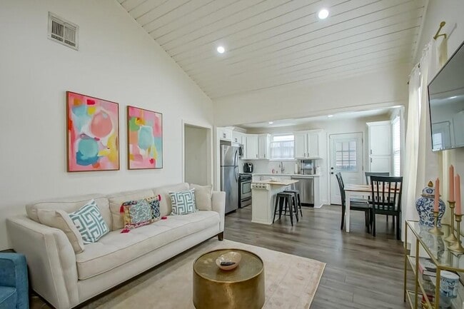 Photo - 704 Metairie Lawn Dr