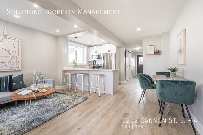 Photo - **Dream 2 bedroom with Modern finishes AVAILABLE Now!** Unit 4