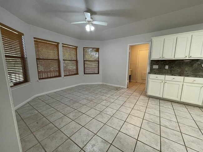 Photo - 5001 Blue Bluff Rd