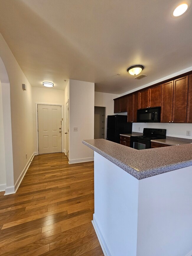 Pasillo de entrada principal - 8401 Callabee Way Unidad #5