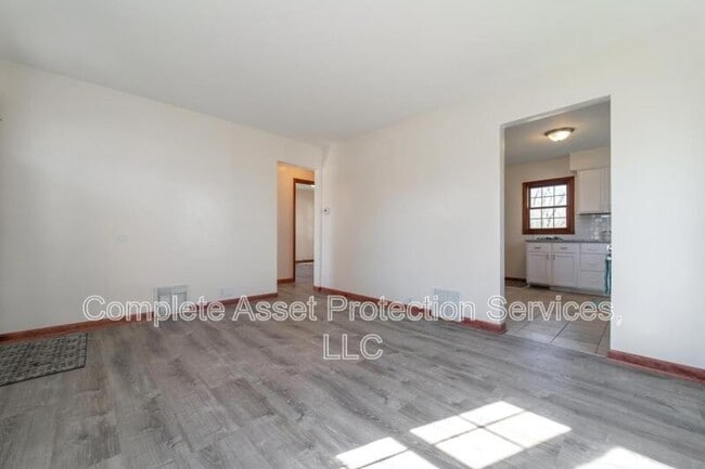 Photo - 7334 Marshall St