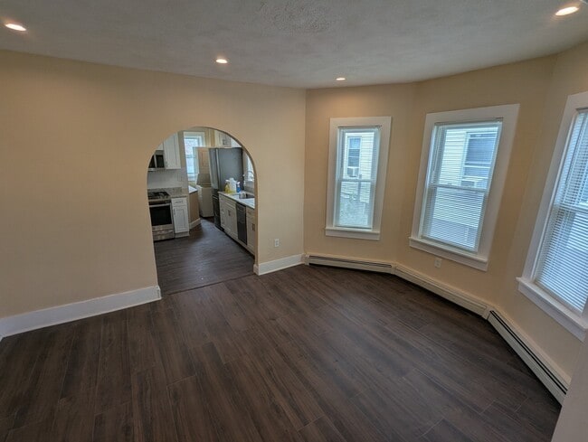 185 Riverside Ave
