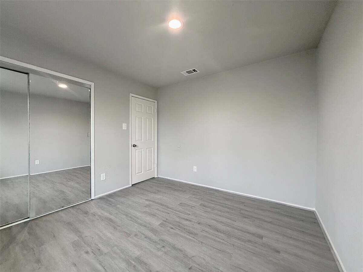 Photo - 12715 Middlesbrough Ln