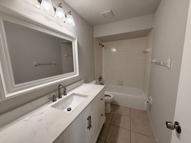 Photo - 1832 Rita St
