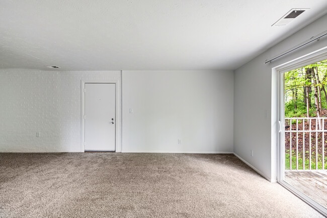 Four Seasons Apartments