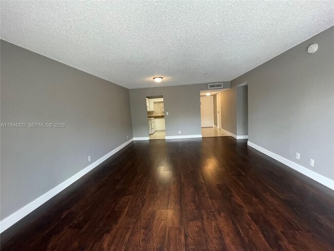 Photo - 5961 N Falls Cir Dr Unit 309