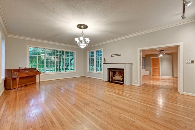 Photo - 4628 Roseneath Dr