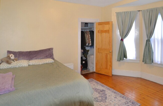 3270 Washington St Unit 1