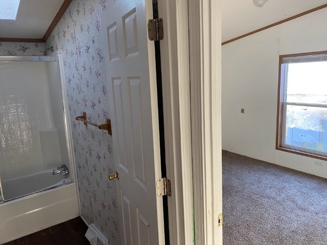 Photo - 484 Shekinah Ln