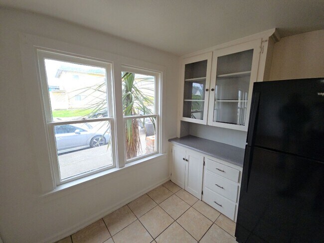 Photo - 626 O St Unit 626 O St. #1 [PRM: Andrew]