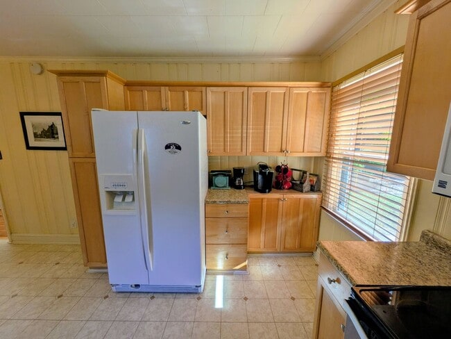 Photo - 1126 Martin St