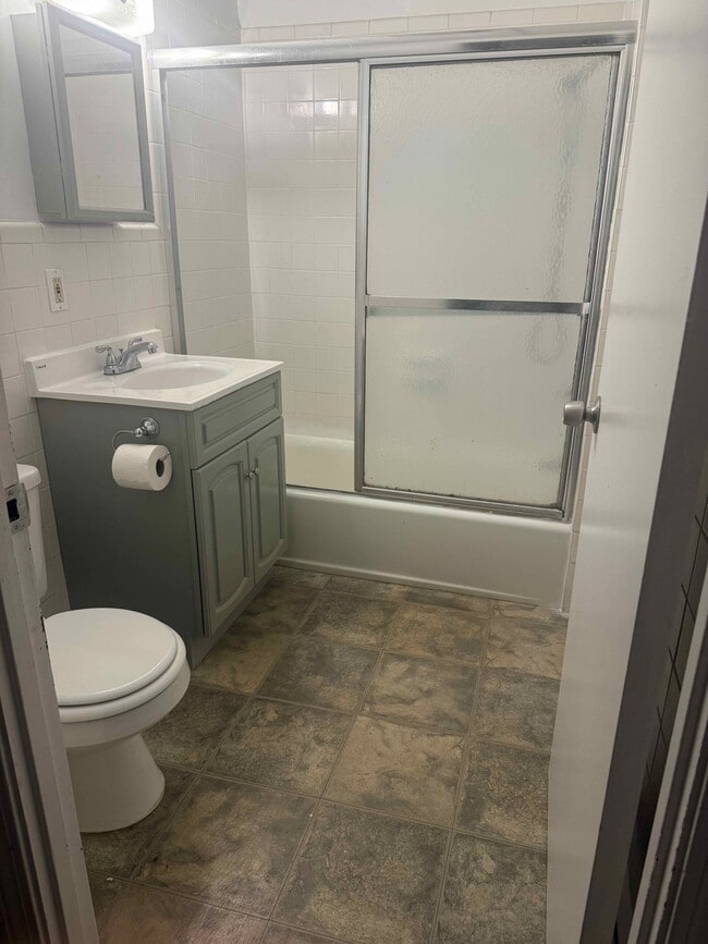 Photo - 137 Bradford St